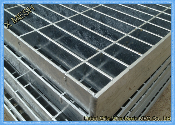 Barre d'acier verrouillée augmentée aplatie de feuille de presse de grille en métal pour le sentier piéton de plate-forme